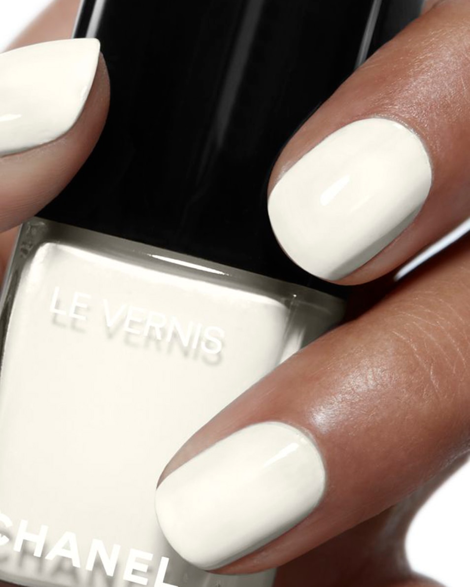 CHANEL LE VERNIS LONGUE TENUE 927 - BLANC ÉCUME 3