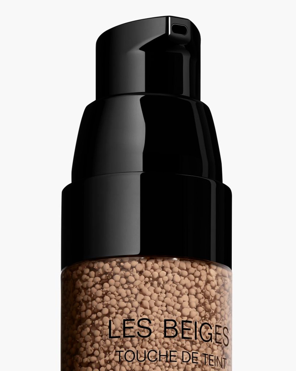 CHANEL LES BEIGES TOUCHE DE TEINT TOUCHE DE TEINT FRAÎCHE AUX MICROBULLES DE PIGMENTS B20 3
