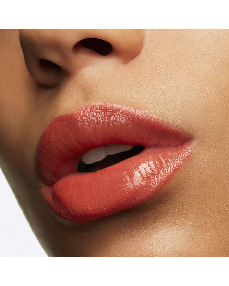 M.A.C Lustreglass Sheer-Shine Lipstick Transparente & brillant - fini lumineux & longue tenue Kissmet 3