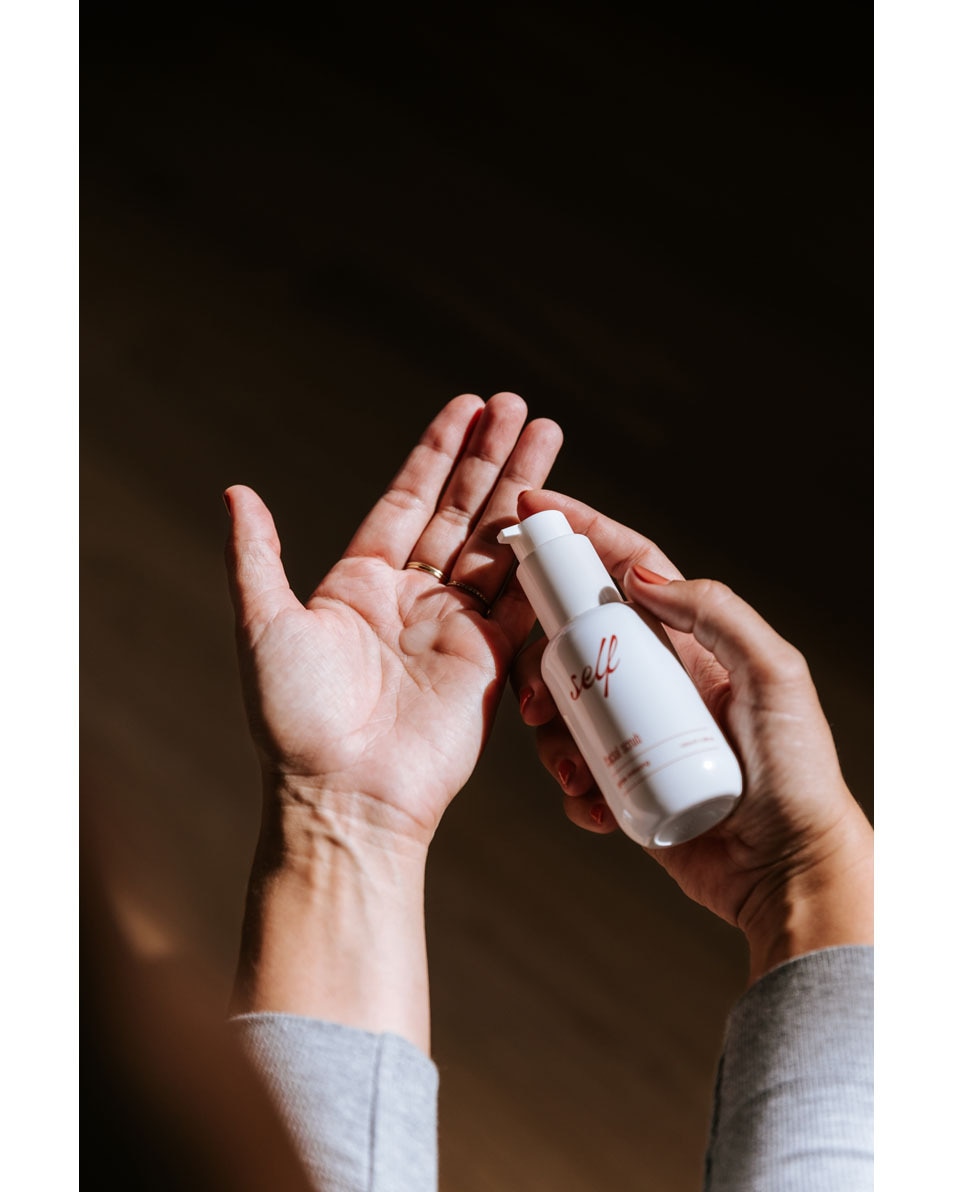 SELF Glow Inducing Facial Scrub Gommage doux visage - purifiant & éclatant 100 ML 3