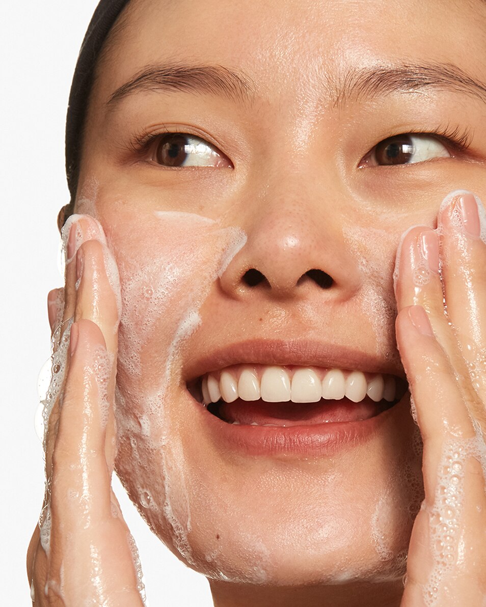 NETTOYANT & EXFOLIANT 2 EN 1 - DOUX - TOUS TYPES DE PEAUX