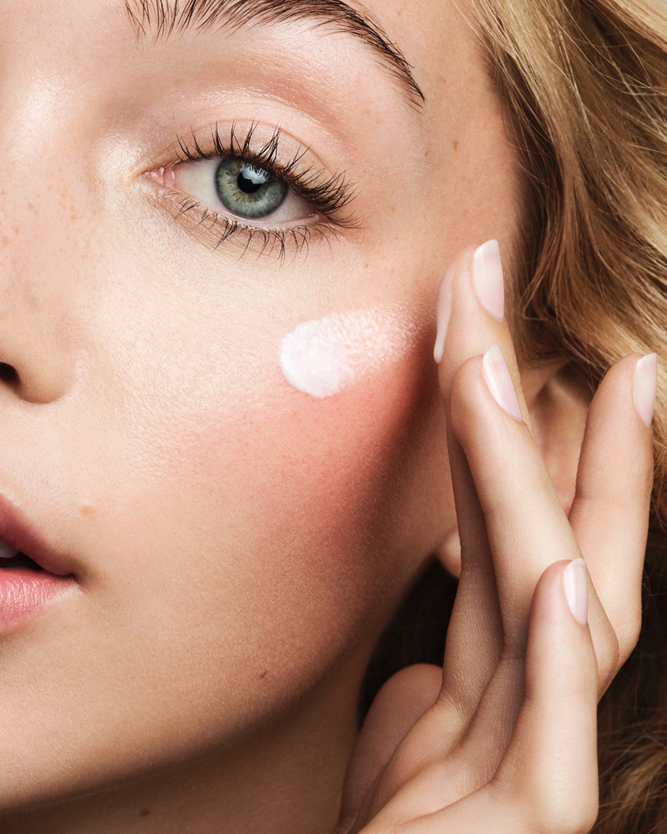 M.A.C STUDIO RADIANCE MOISTURIZING + ILLUMINATING SILKY PRIMER PRIMER HYDRATANT LONGUE TENUE- FORMULE EAU/GEL 30 ML 4