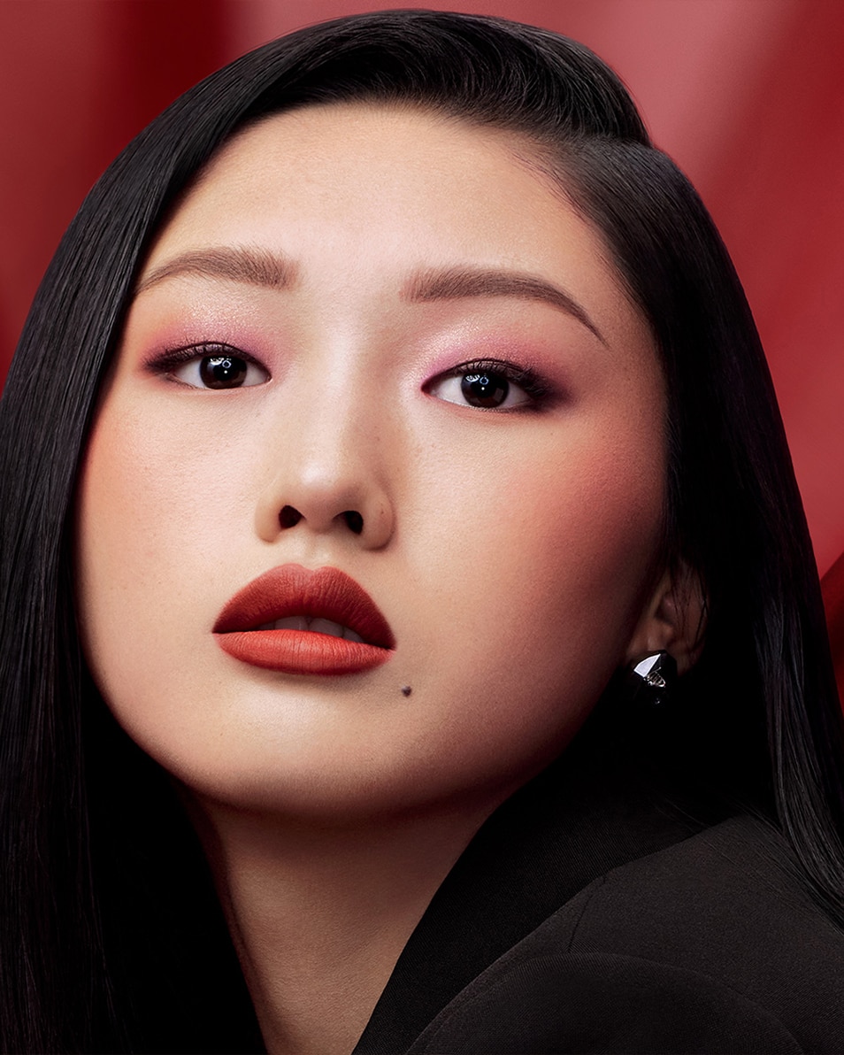 M.A.C POWDER KISS VELVET BLUR SLIM STICK ROUGE A LEVRES MAT HYDRATANT - TENUE LONGUE DUREE 12H Devoted To Chili 4