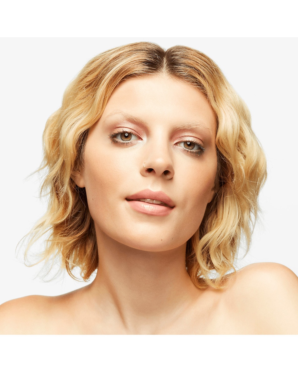 M.A.C SKINFINISH SUNSTRUCK MATTE BRONZER POUDRE BRONZANTE – TENUE 24H & WATERPROOF 4