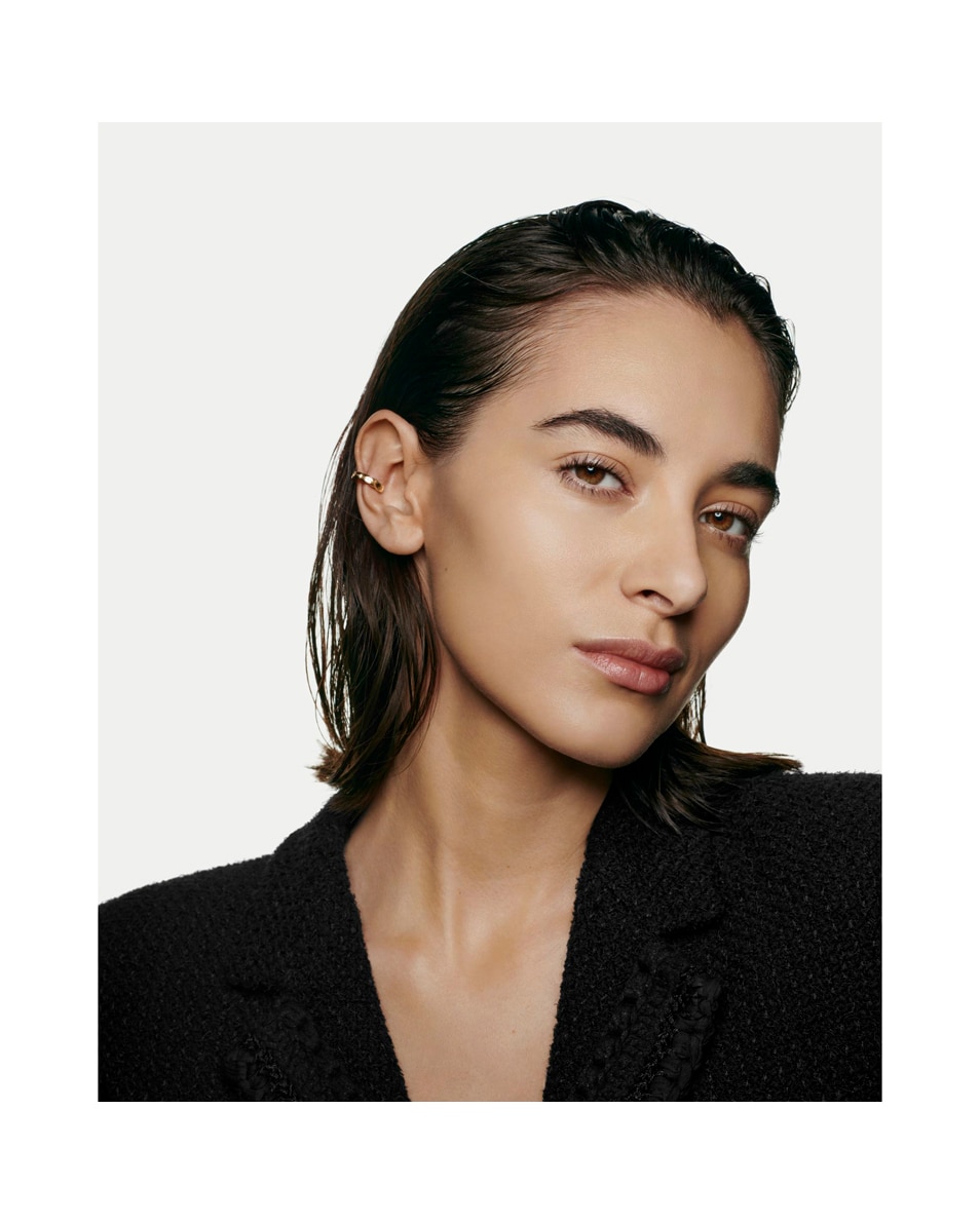 CHANEL LES BEIGES FOND DE TEINT TEINT BELLE MINE NATURELLE HYDRATATION ET LONGUE TENUE BO33 4
