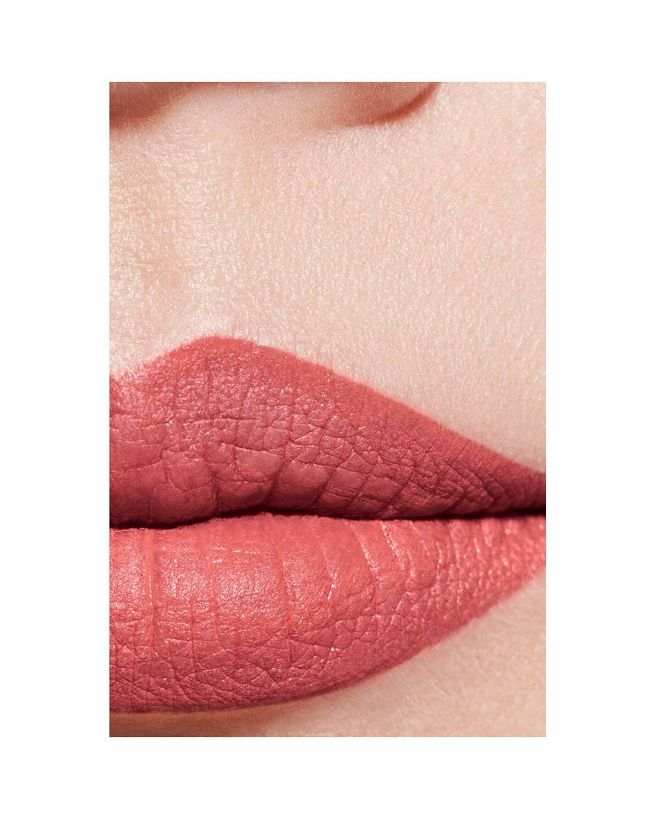 LE ROUGE VELOURS LUMINEUX