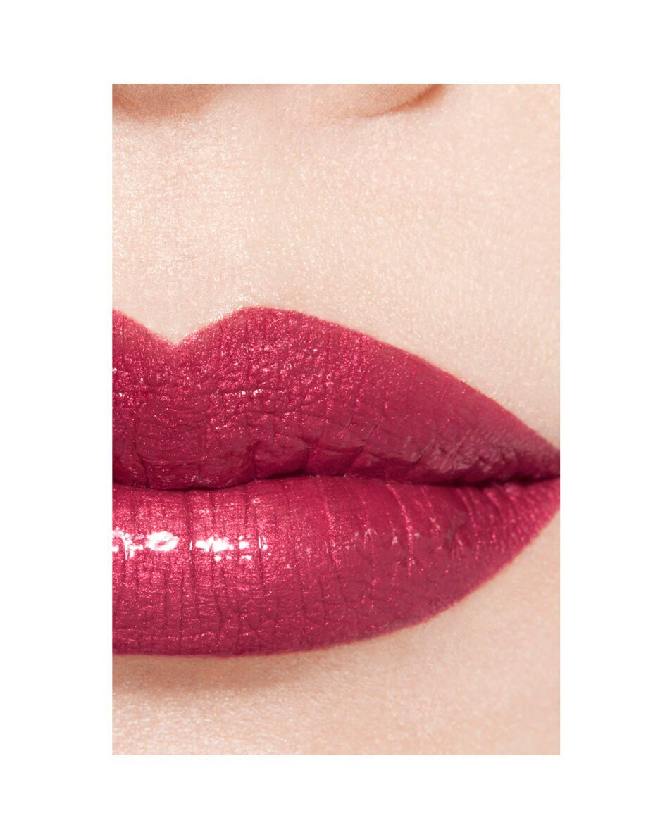 LE ROUGE LIQUIDE BRILLANT ULTRA TENUE