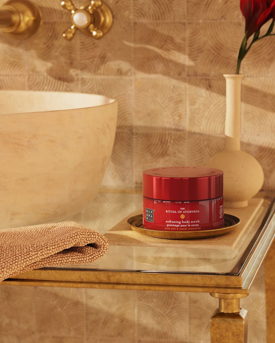 RITUALS The Ritual of Ayurveda Gommage Au Sel De L’Himalaya Pour Le Corps 300 G 4