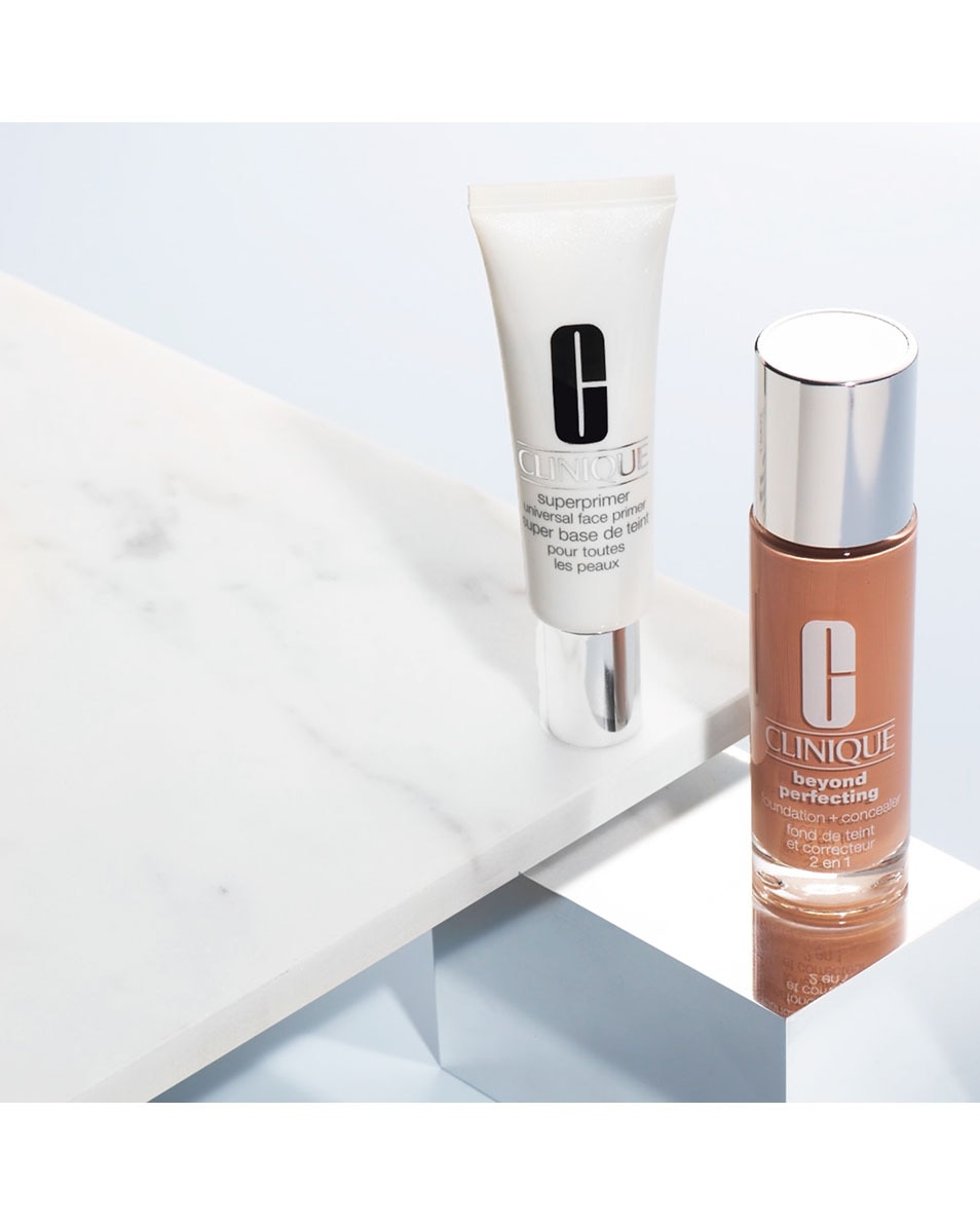 Un fond de teint et un correcteur en un seul produit pour un look naturel qui tient 24 heures.