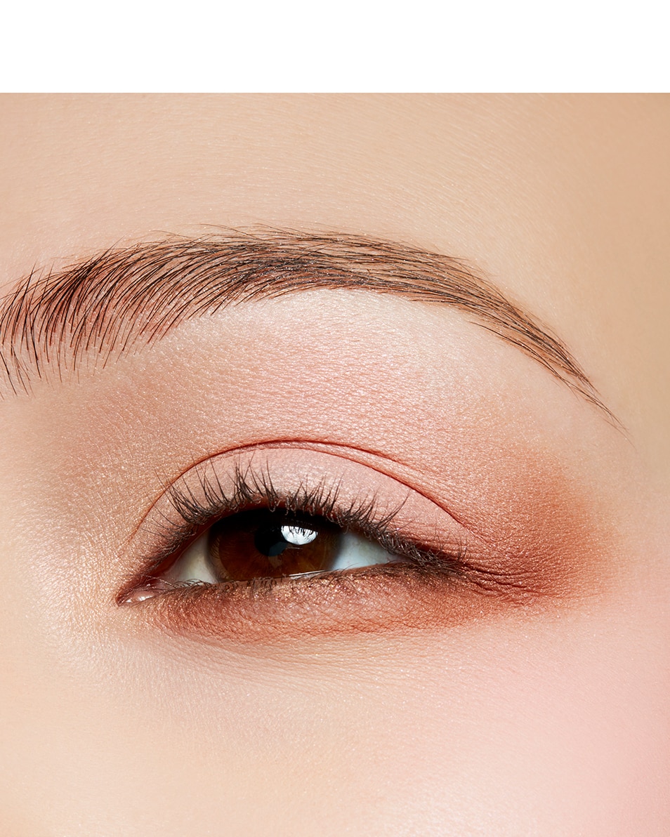 M.A.C IN EXTRA DIMENSION EYE SHADOW FARD/OMBRE À PAUPIÈRES HYBRIDE - LONGUE TENUE DE 10H A Natural Flirt 5