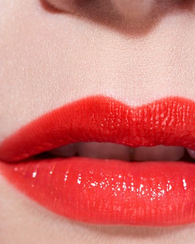 CHANEL ROUGE COCO FLASH LA COULEUR, LA BRILLANCE, L'INTENSITÉ EN UN ÉCLAIR BEAT
