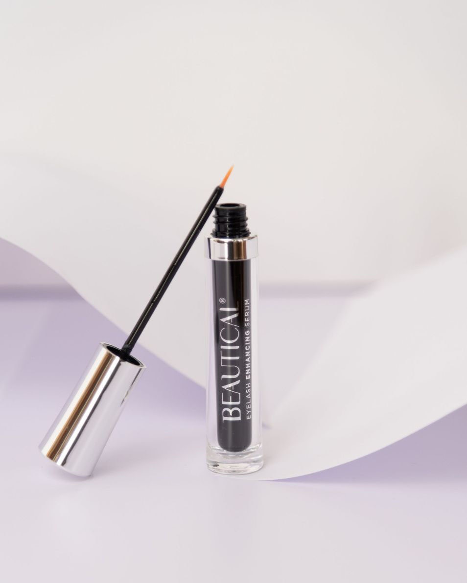 DES CILS PLUS LONGS, PLUS DENSES ET PLUS ÉPAIS