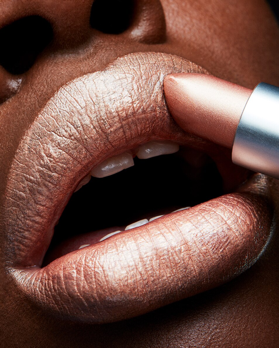M.A.C FROST LIPSTICK ROUGE À LÈVRES PERLÉ - FINI SEMI-LUSTRÉ Gel 5