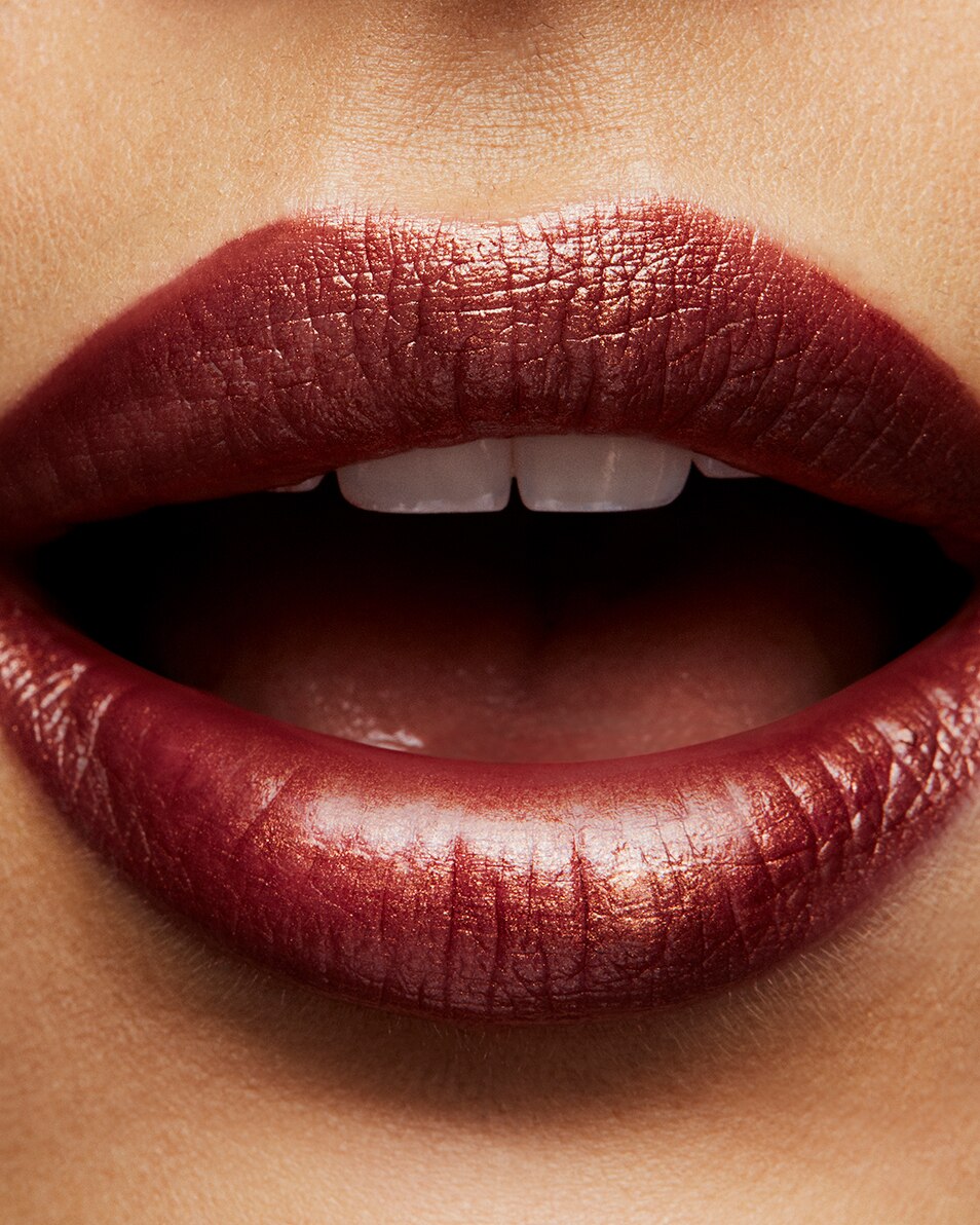 M.A.C FROST LIPSTICK ROUGE À LÈVRES PERLÉ - FINI SEMI-LUSTRÉ O' 5