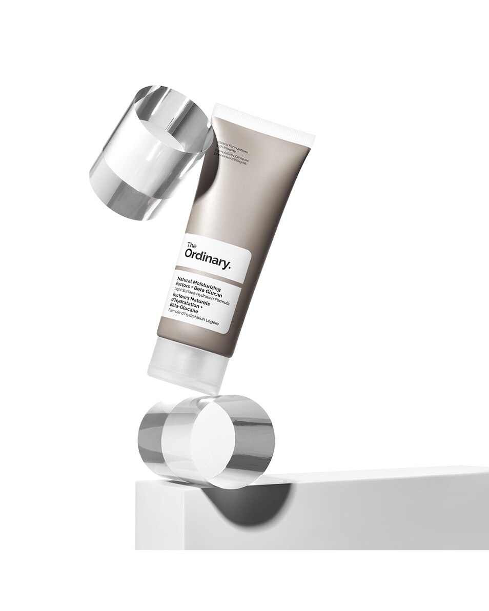 FACTEURS NATURELS D’HYDRATATION + BÊTA-GLUCANE