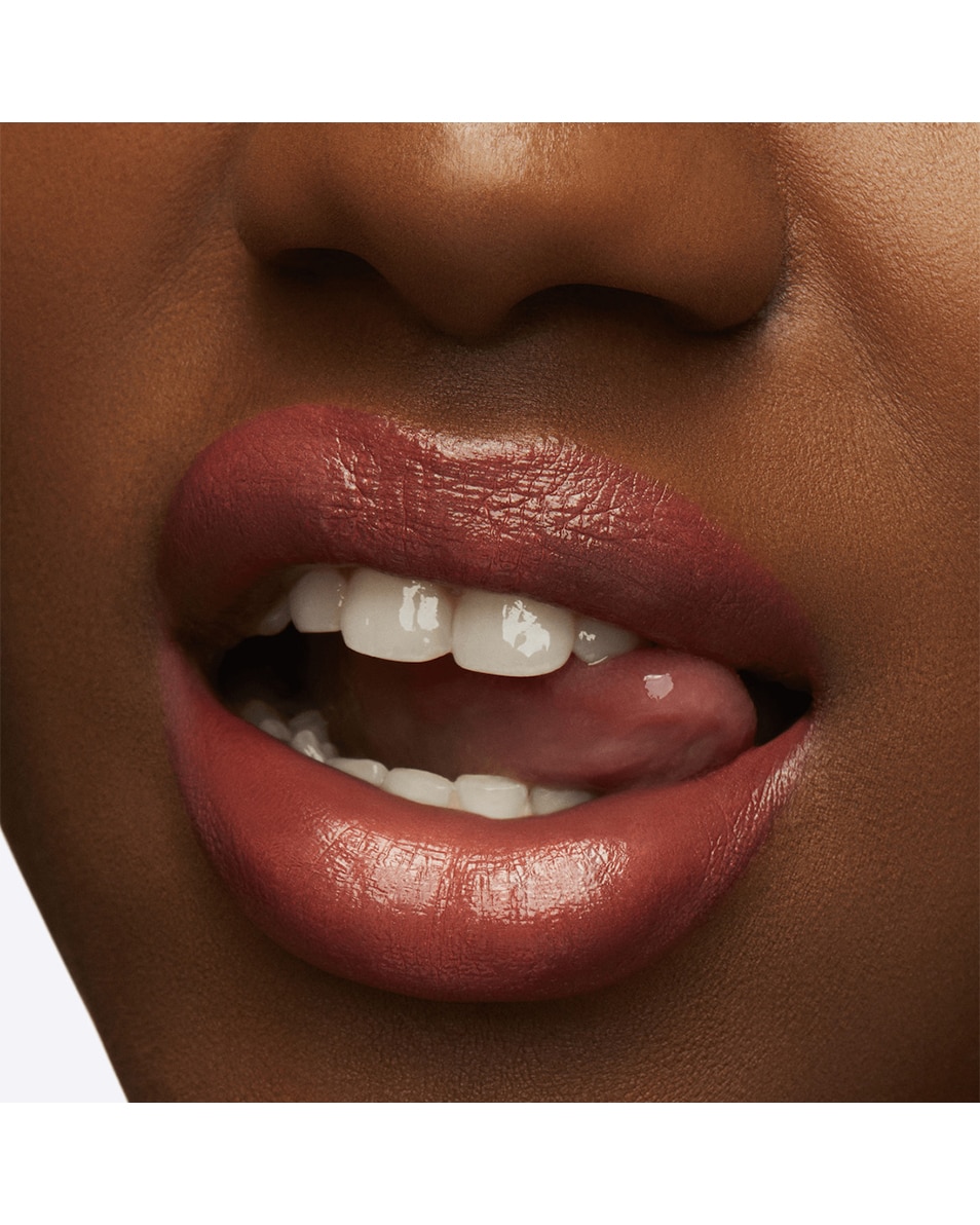 M.A.C Lustreglass Sheer-Shine Lipstick Transparente & brillant - fini lumineux & longue tenue Kissmet 5