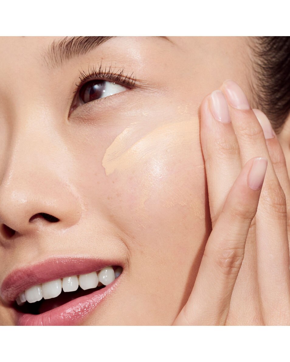 CLINIQUE Vitamin Makeup Éclaircit, hydrate et protège la peau Medium Cool 2 5