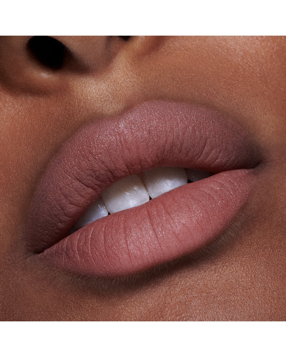 M.A.C Powder Kiss Liquid Lip Colour - Intimate Nudes Rouge à lèvres liquide - hydratant & longue tenue TAKEN 5