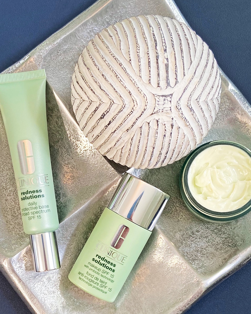 CLINIQUE REDNESS SOLUTIONS DAILY RELIEF CREAM CRÈME DE JOUR & NUIT HYDRATANTE SPF15 - ANTI-ROUGEURS 50 ML