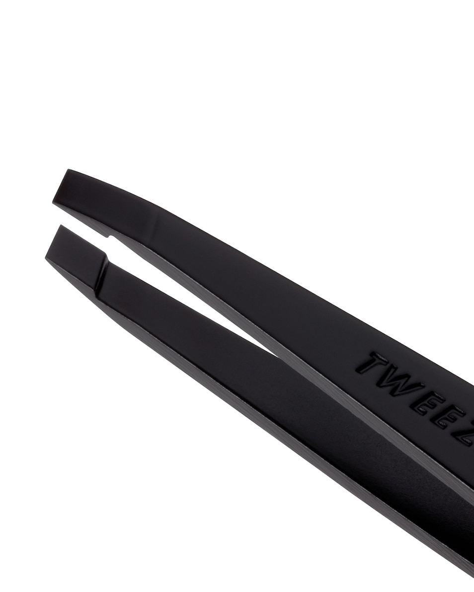 TWEEZERMAN SLANT TWEEZER BLACK MATTE PINCE À ÉPILER OBLIQUE NOIR MAT 1 ST 2