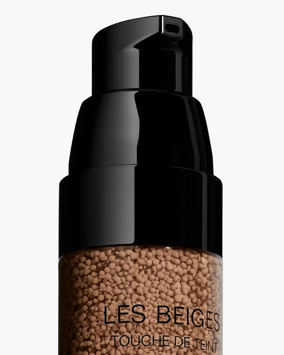 CHANEL LES BEIGES TOUCHE DE TEINT TOUCHE DE TEINT FRAÎCHE AUX MICROBULLES DE PIGMENTS B40 2