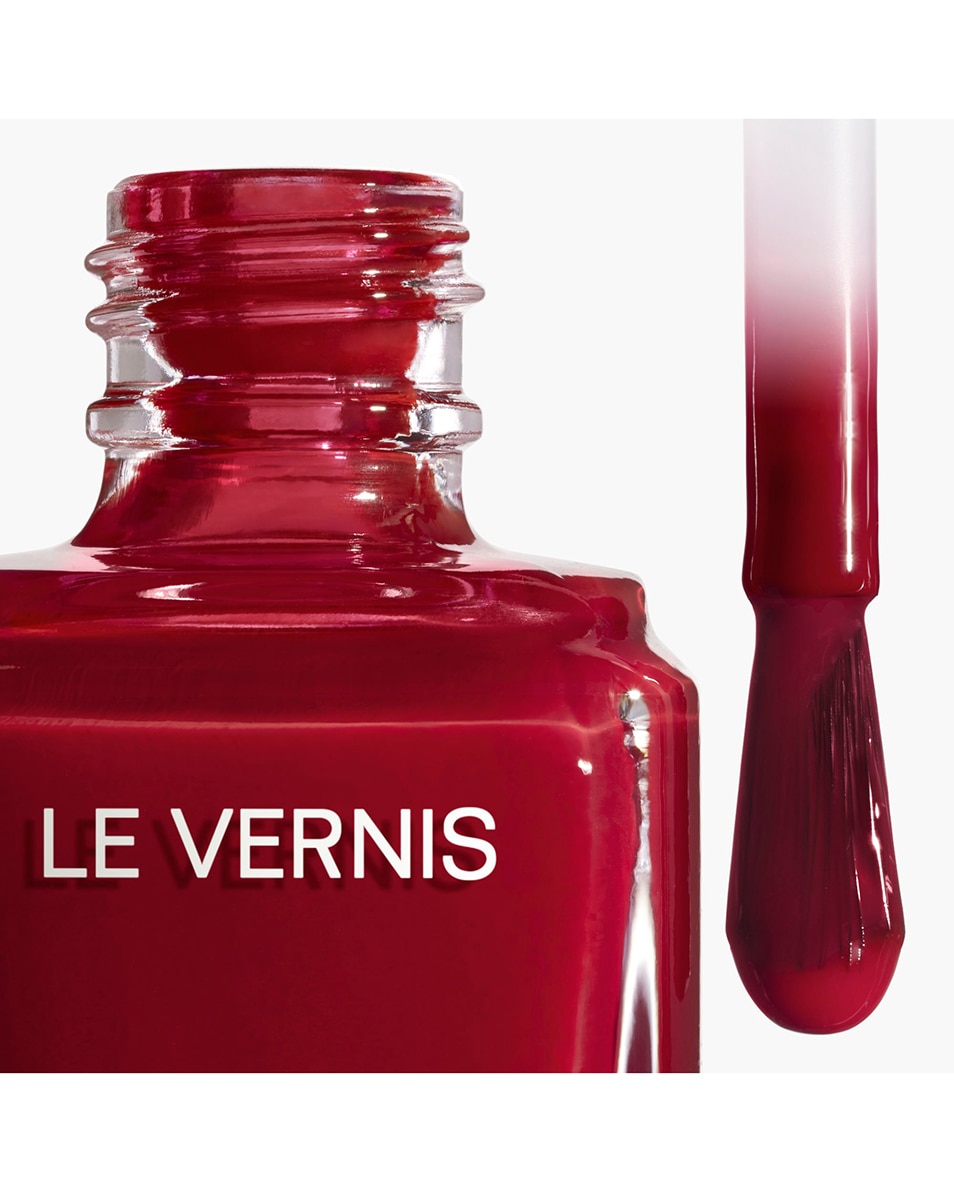 CHANEL LE VERNIS LONGUE TENUE 153 POMPIER 2