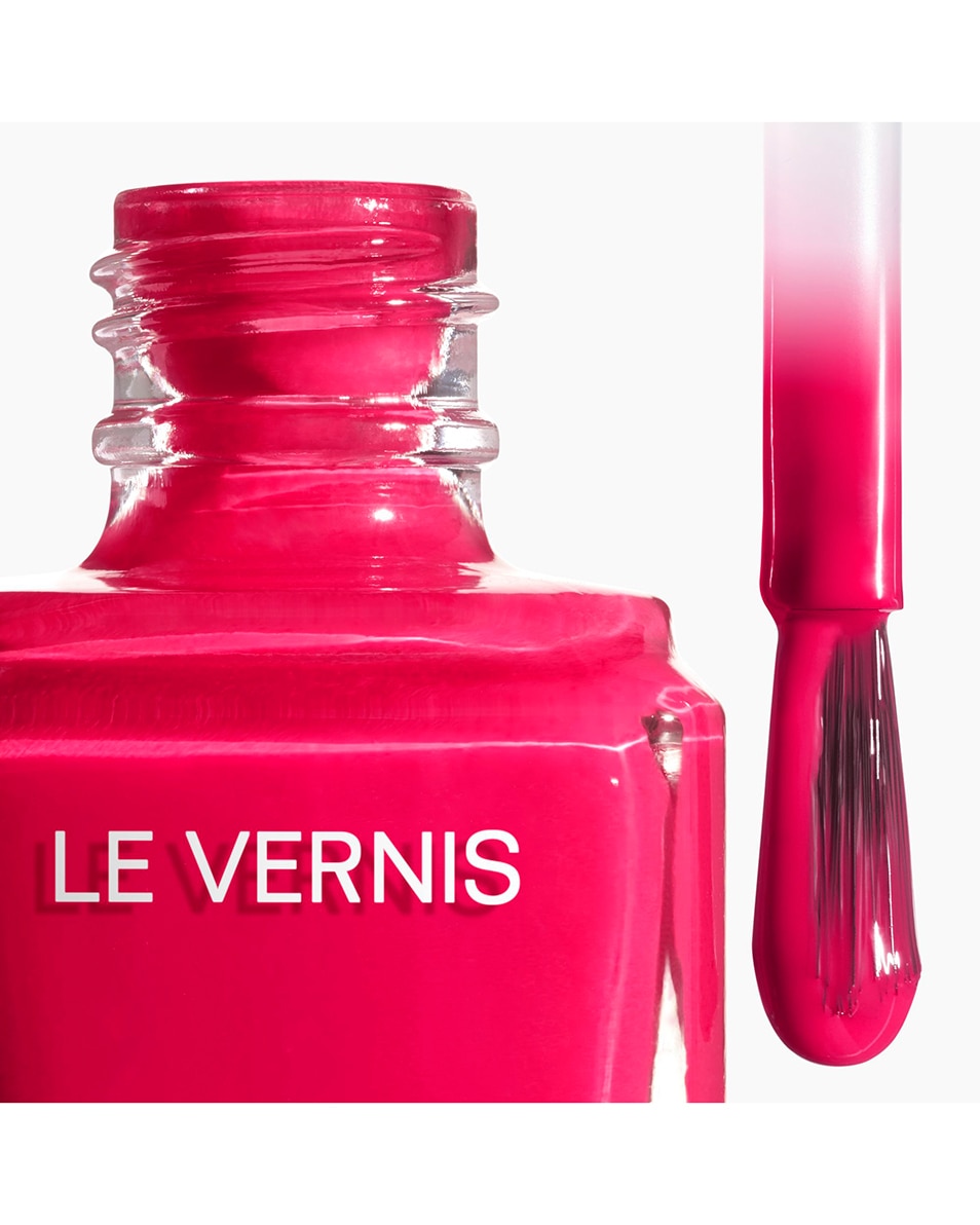 CHANEL LE VERNIS LONGUE TENUE 143 DIVA 2