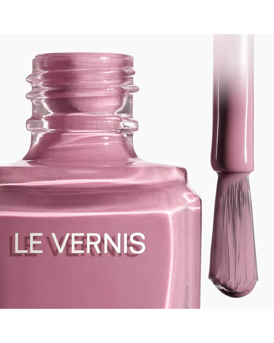 CHANEL LE VERNIS LONGUE TENUE 137 SORCIÈRE 2