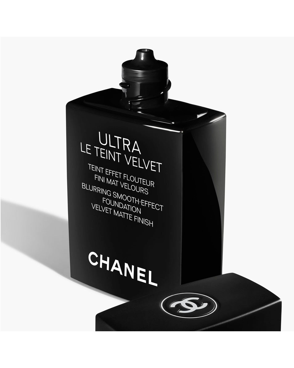 Chanel ULTRA LE TEINT VELVET TEINT EFFET FLOUTEUR. FINI MAT VELOURS. BD21 2
