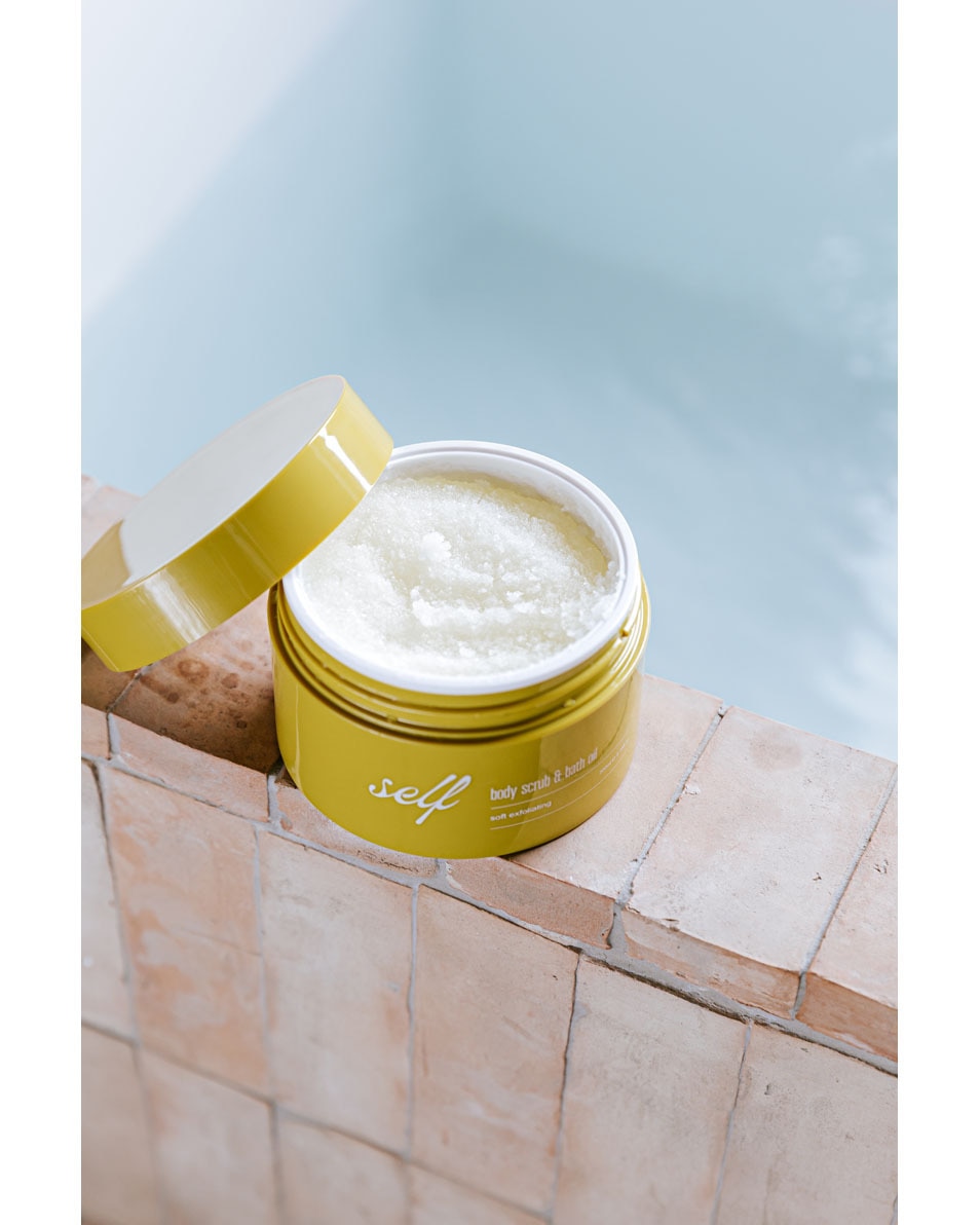 SELF Soft Exfoliating Body Scrub & Bath Oil Gommage corporel et huile de bain 200 ML 2