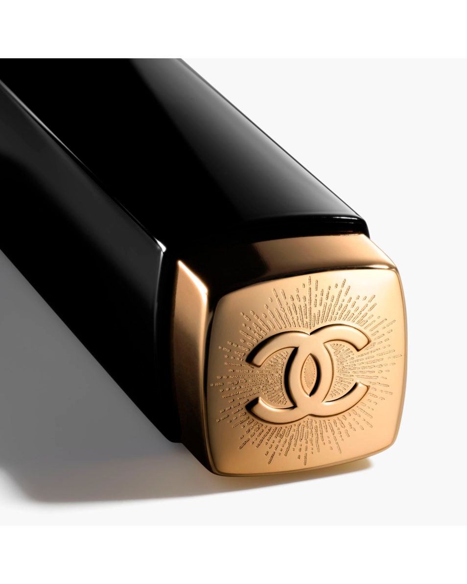 LE ROUGE VELOURS LUMINEUX