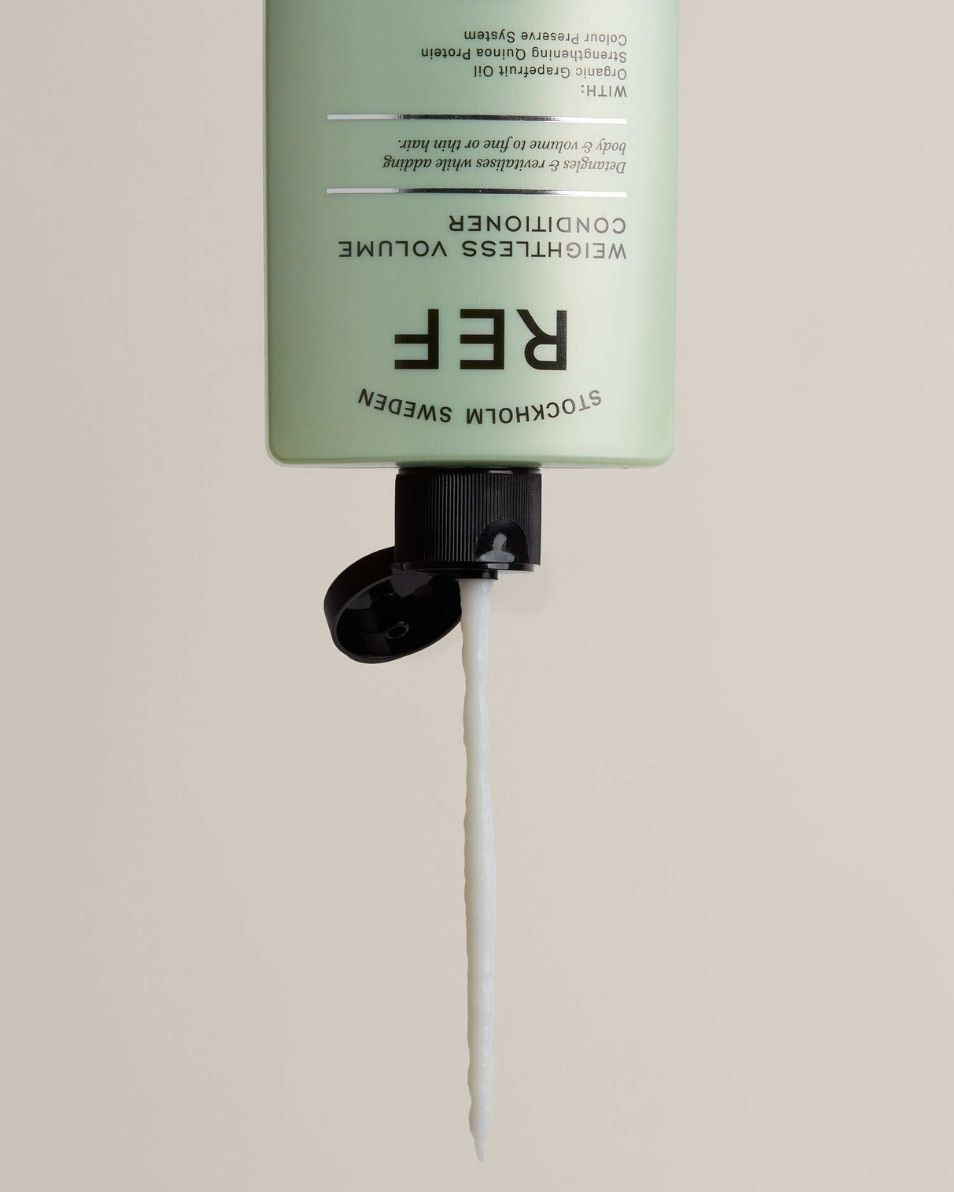 REF STOCKHOLM Weightless Volume Après-shampooing 245 ML 2